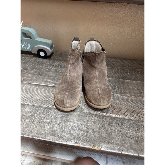L’amour Girls Nicola Scalloped Chelsea Boot Size 13 - Picture 2 of 6